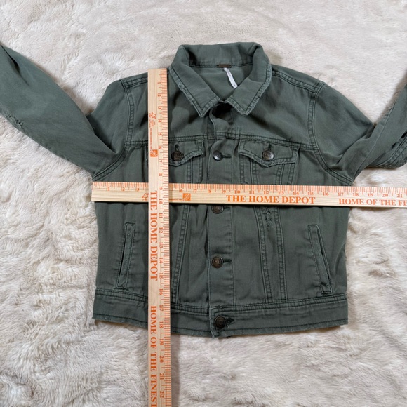 Free People Military Green Distressed Soft Cotton Jean Denim Jacket Size 8 - Picture 5 of 7